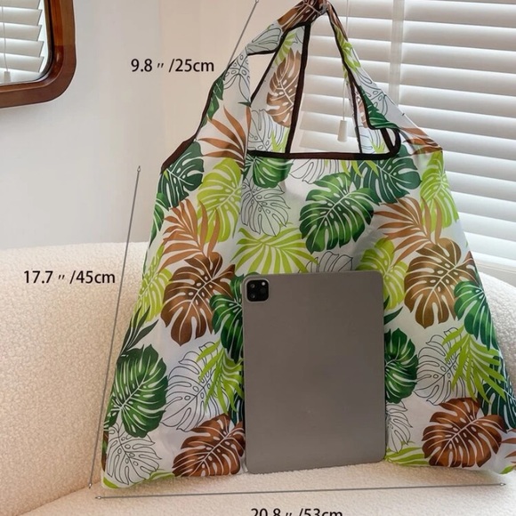 NWT Tropical Leaf Tote Bag - Picture 6 of 7